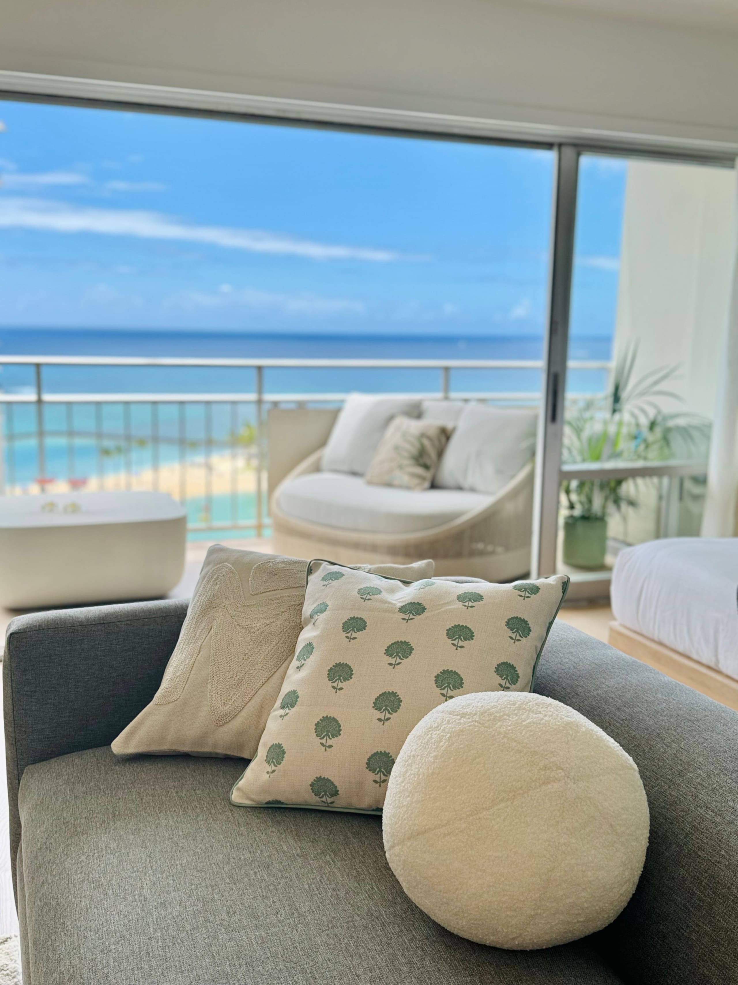 Condo in Honolulu · ★4.94 · 1 bedroom · 2 beds · 1 private bath - Image 13