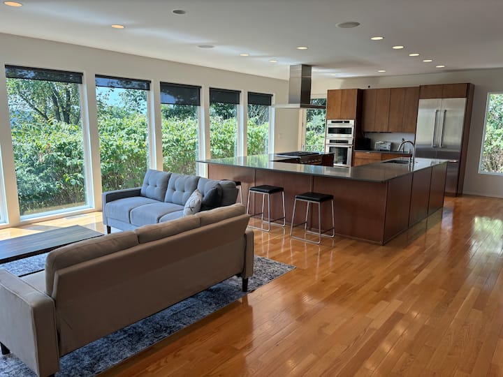 Modern Luxury Steps (1.5 Mi) From Wvu Coliseum - Morgantown, WV