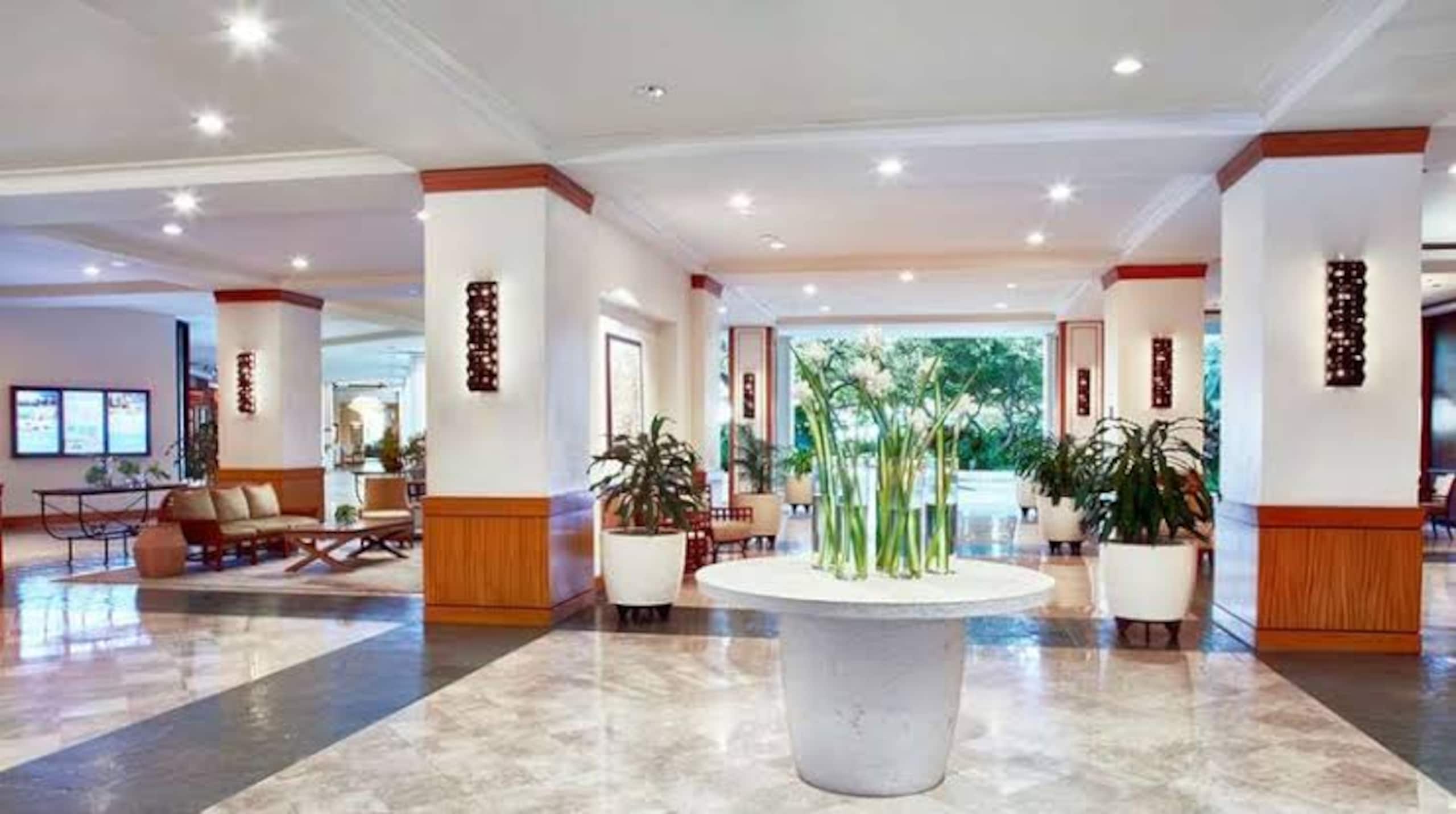 Condo in Honolulu · ★4.84 · 1 bedroom · 3 beds · 1 private bath - Image 28