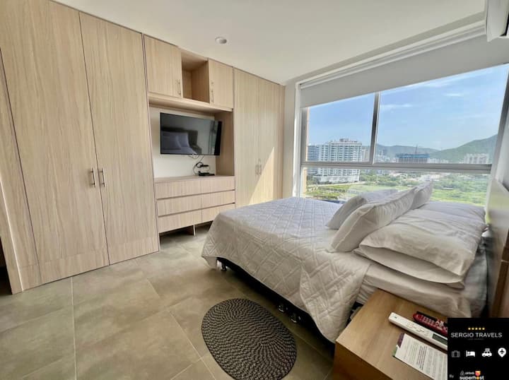 "Zhytu në rehatinë e këtij apartamenti, ku çdo cep është projektuar për t 'u çlodhur. Shijo hapësira të rehatshme dhe momente të paharrueshme gjatë pushimeve në Santa Marta.”