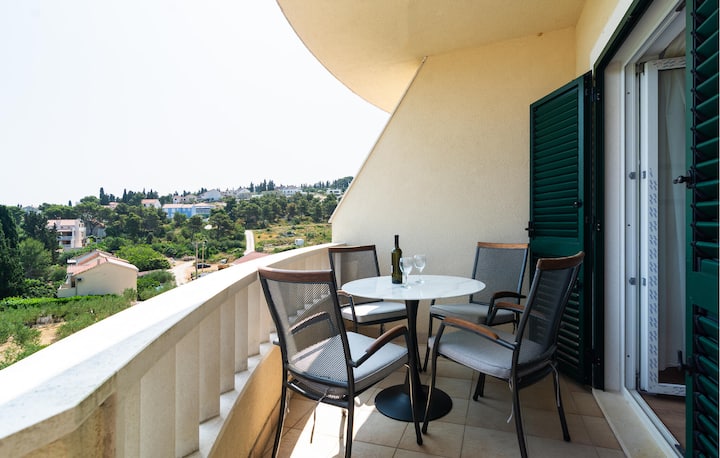 Awesome Apartment In Sutivan With House Sea View - Sutivan