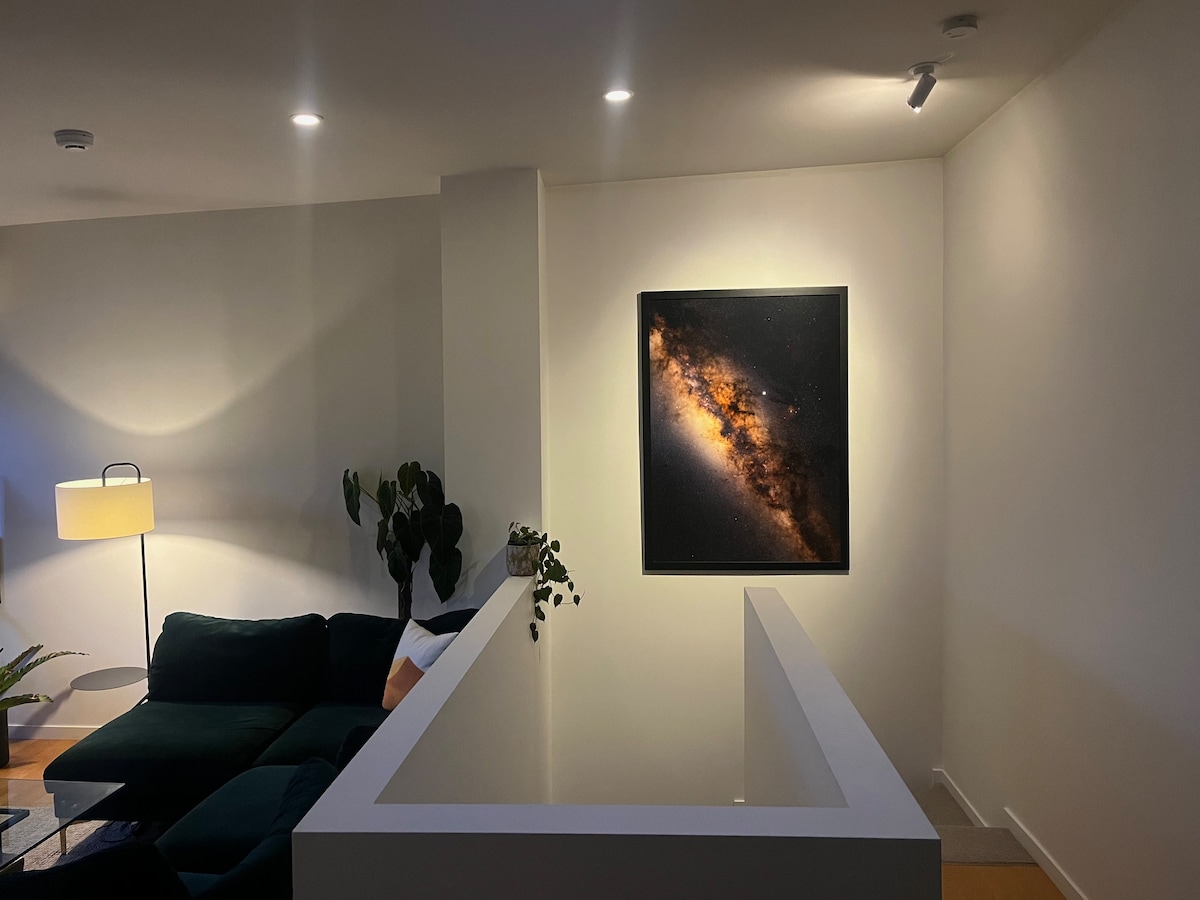 Successful Airbnb property: Spacious, stylish, double storey oasis in Melbourne