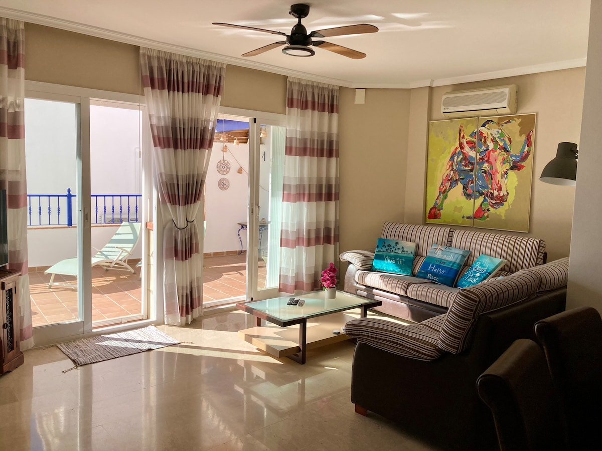 Airbnb con mejor rendimiento: House with pool and sea view en Nerja