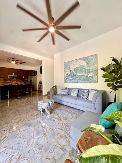 Top Airbnb: “Top Wave” Luxury Home and Rooftop in Arecibo