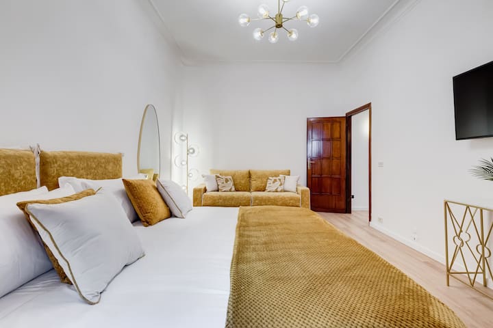 NEW Vatican BIG apartment for 10 – RDH gallery image 4