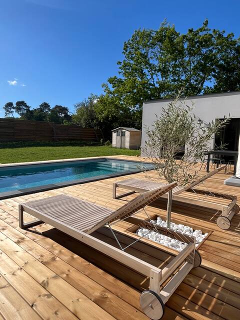 Modern garden house with pool