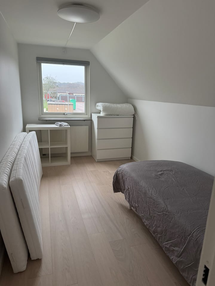 საძინებელი 1