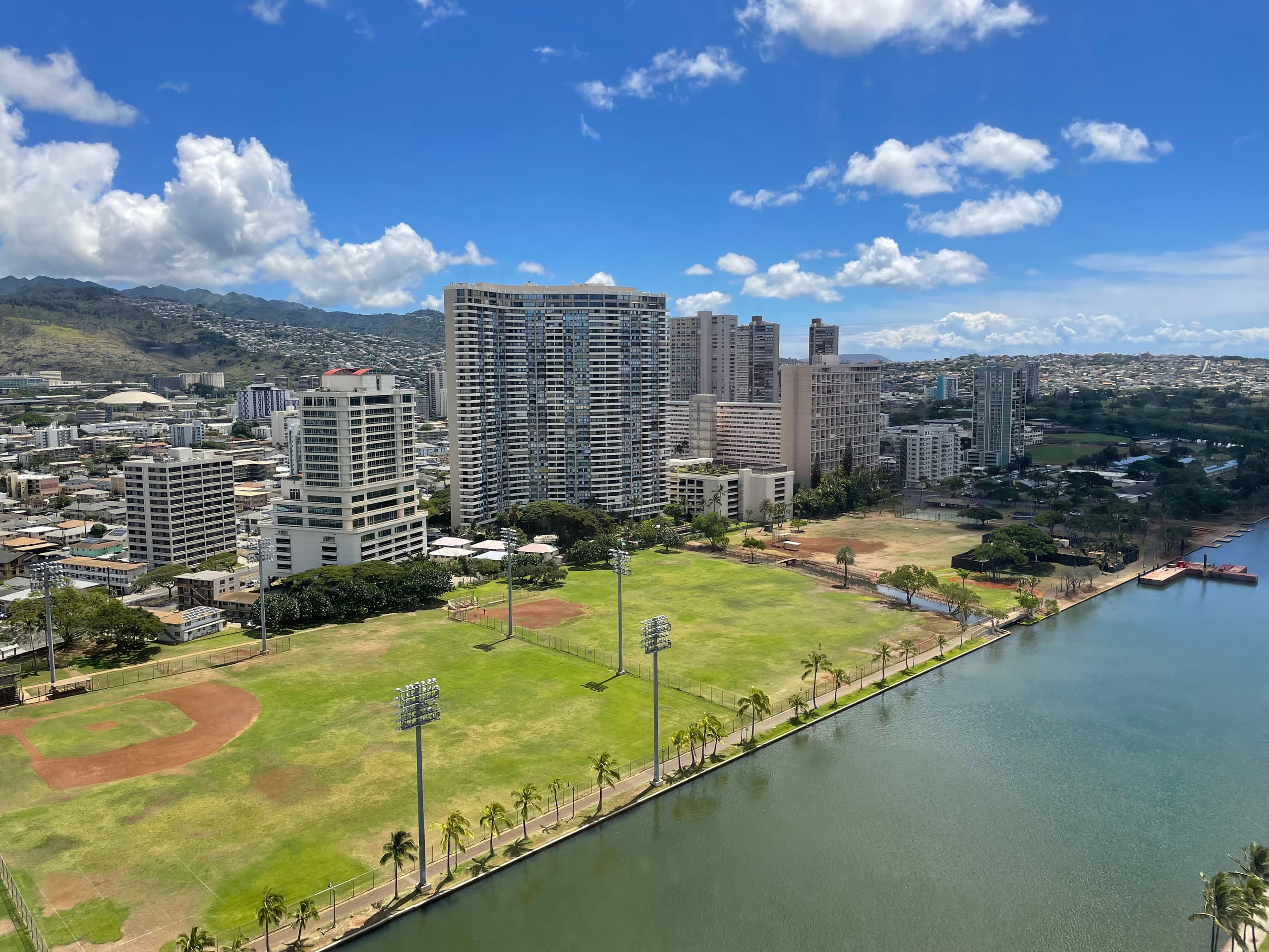 29th FL 2BR/2BA • Ocean & Diamond Head View - Image 35