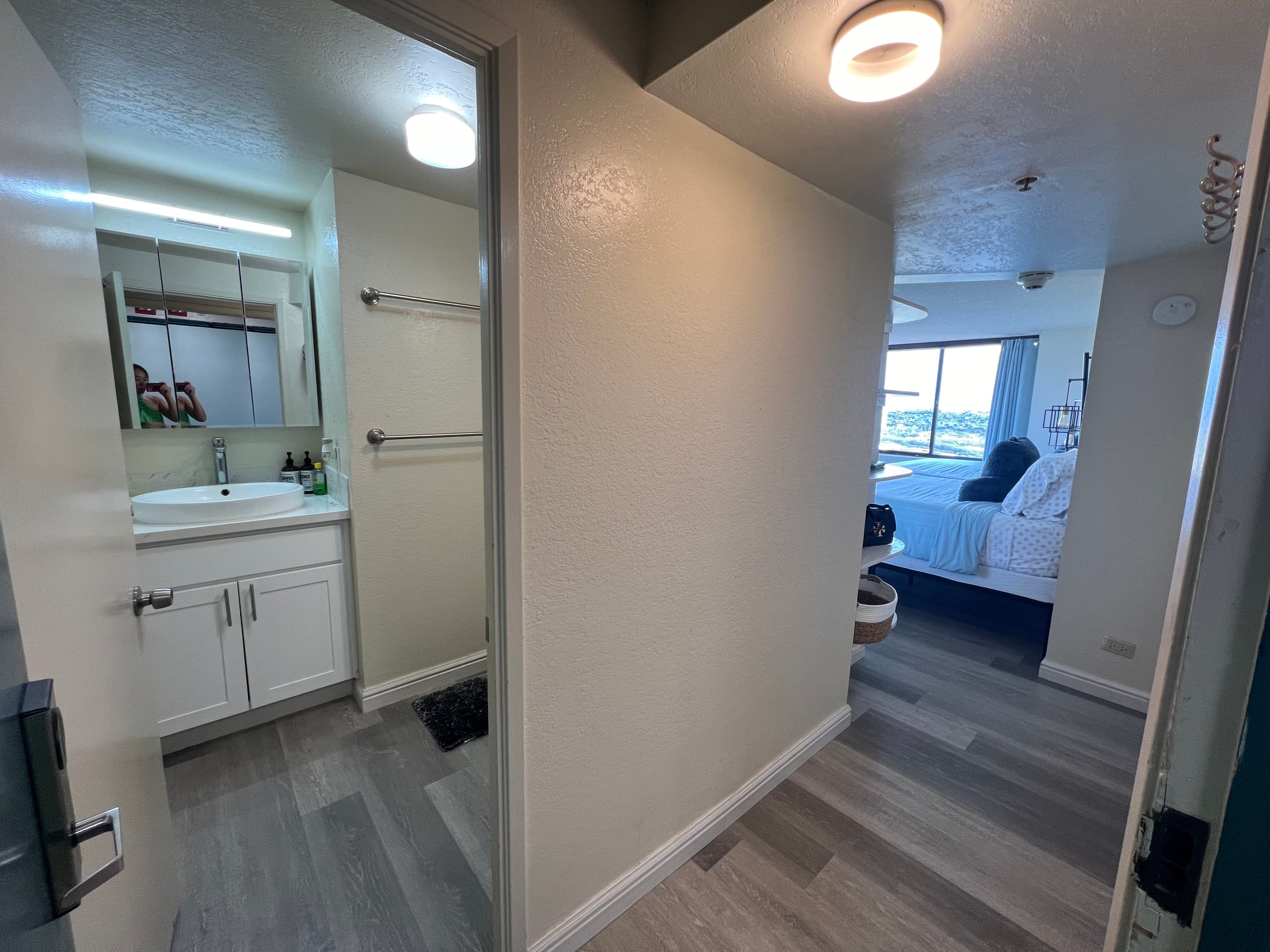 29th FL 2BR/2BA • Ocean & Diamond Head View - Image 43