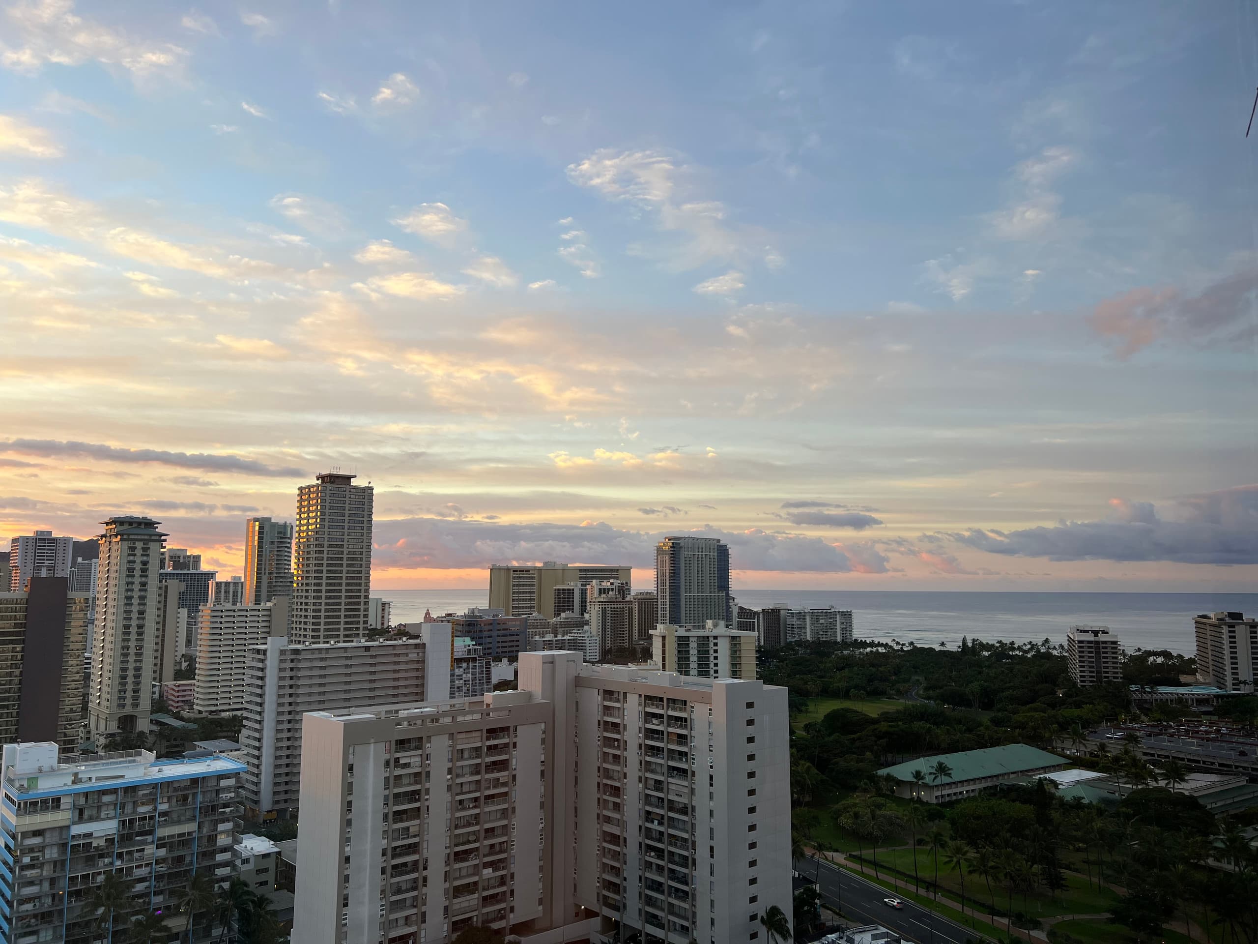 29th FL 2BR/2BA • Ocean & Diamond Head View - Image 4