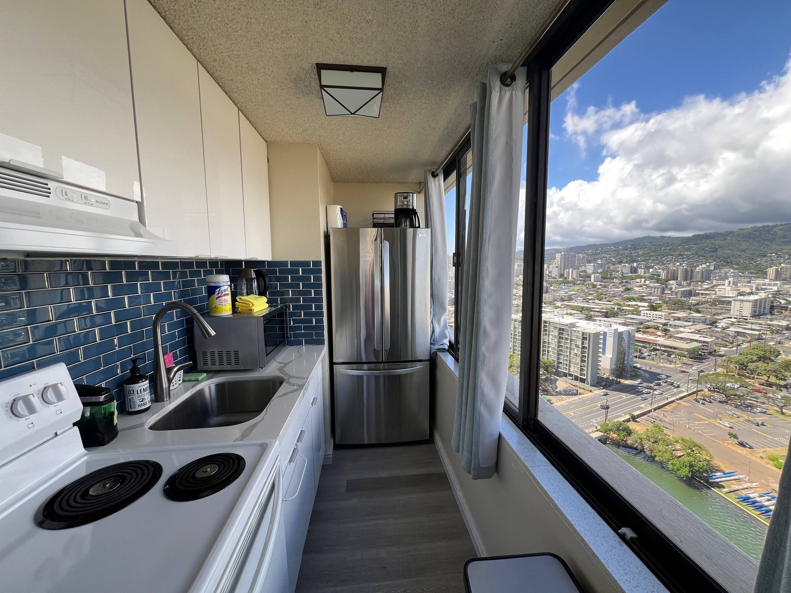 29th FL 2BR/2BA • Ocean & Diamond Head View - Image 23