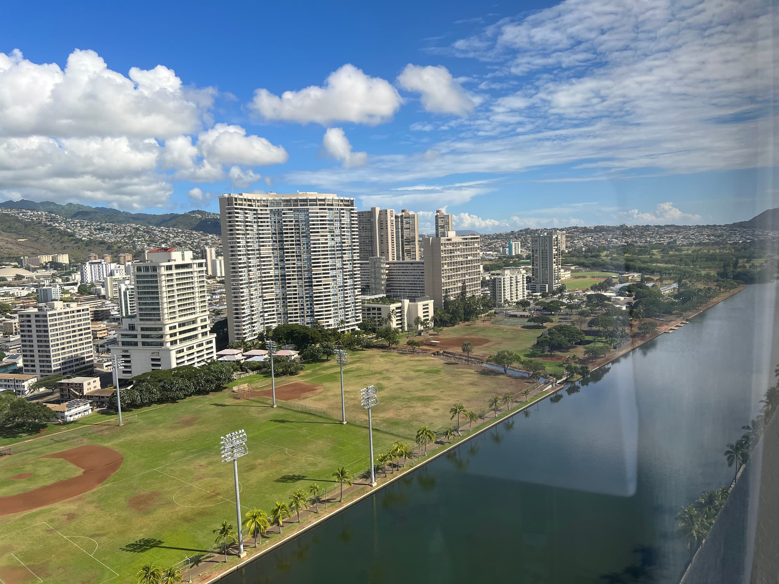 29th FL 2BR/2BA • Ocean & Diamond Head View - Image 33