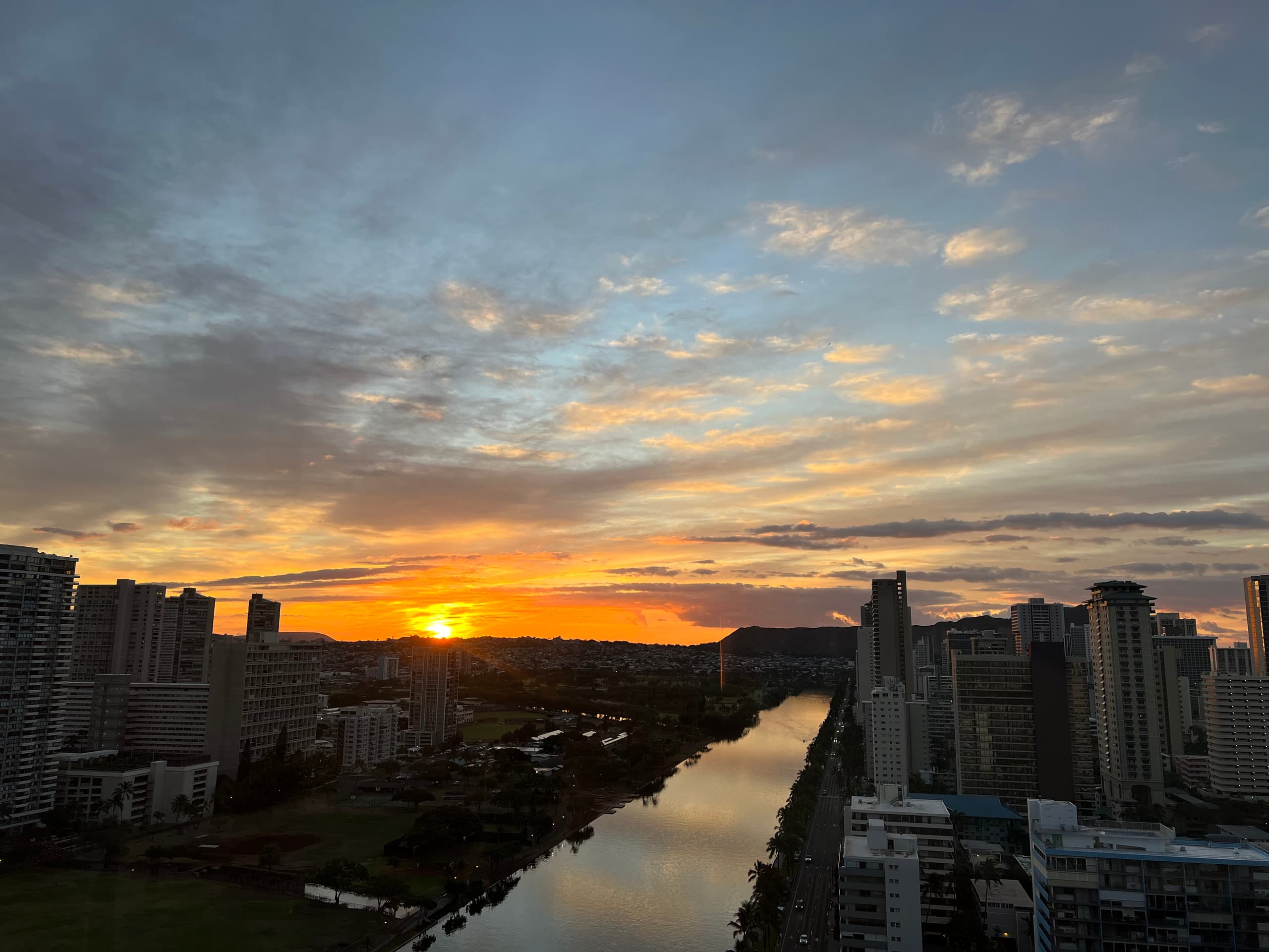 29th FL 2BR/2BA • Ocean & Diamond Head View - Image 1