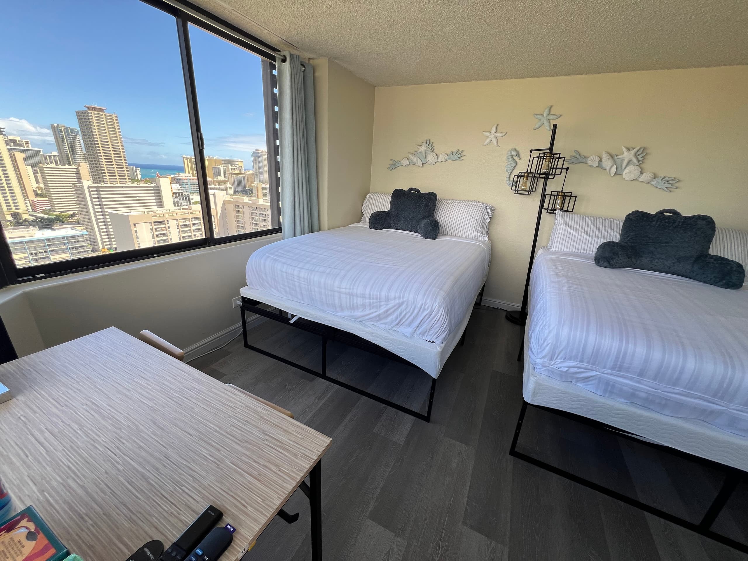 29th FL 2BR/2BA • Ocean & Diamond Head View - Image 19