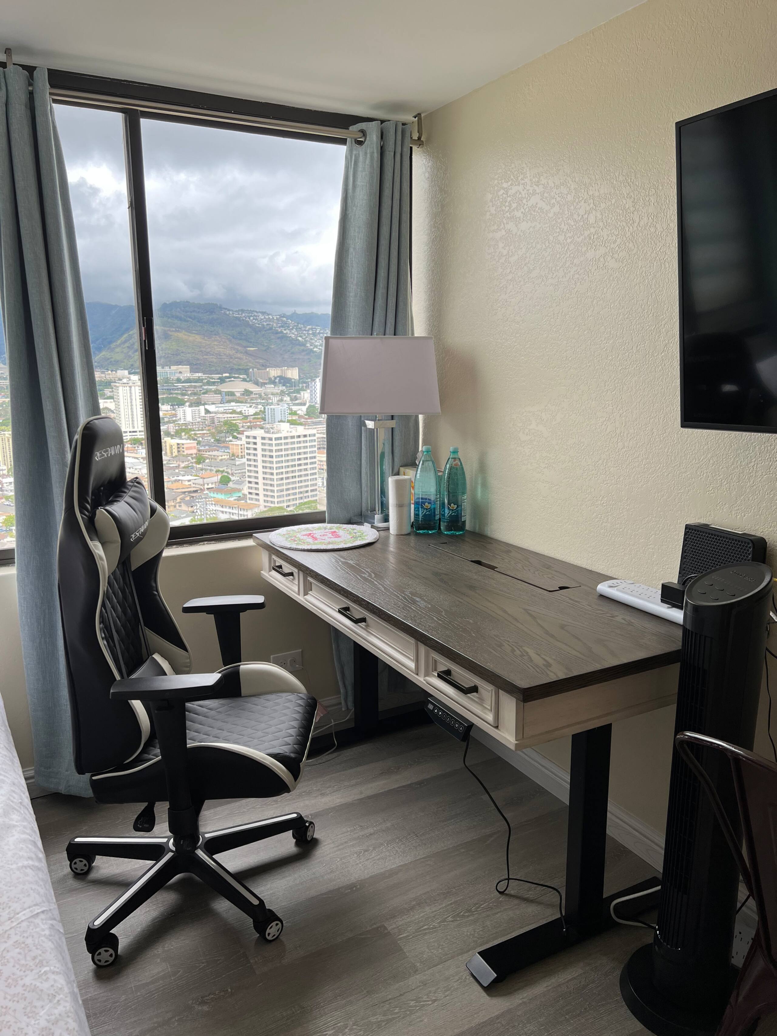 29th FL 2BR/2BA • Ocean & Diamond Head View - Image 38