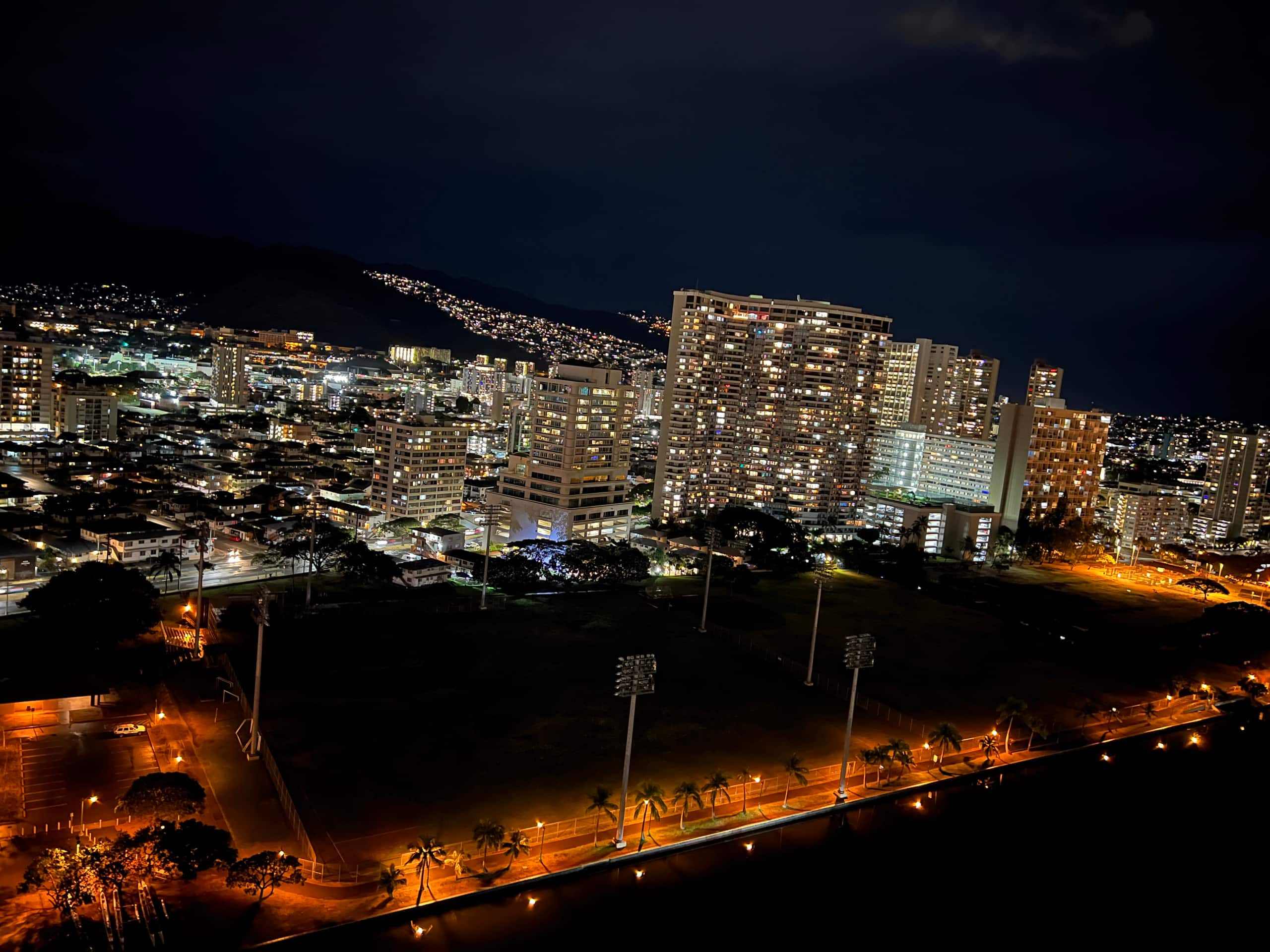 29th FL 2BR/2BA • Ocean & Diamond Head View - Image 40