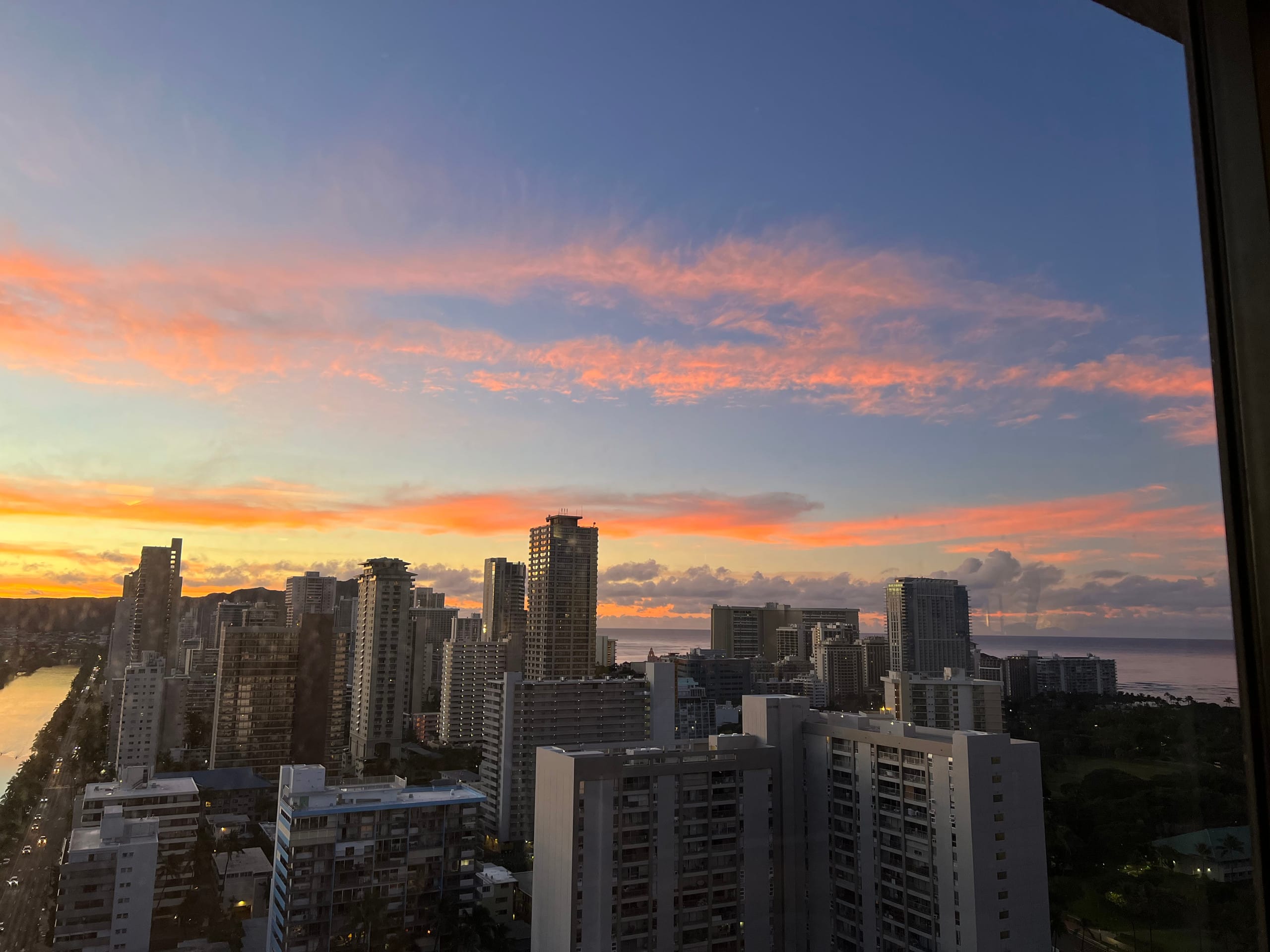 29th FL 2BR/2BA • Ocean & Diamond Head View - Image 7