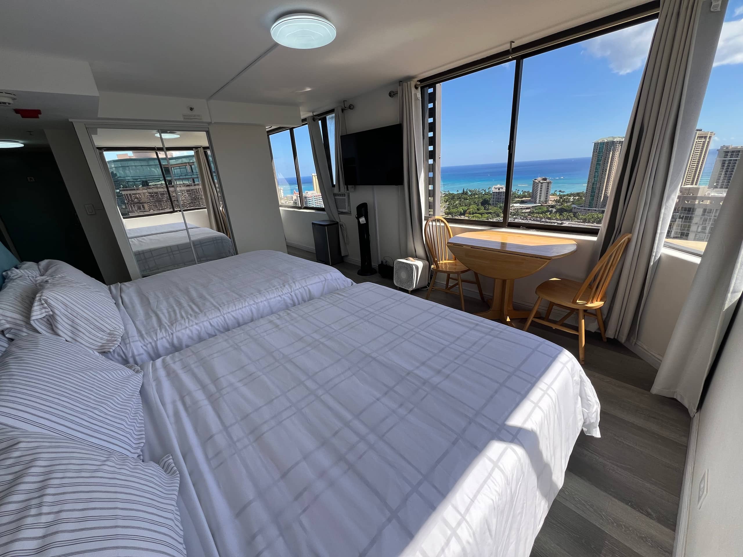 38th Floor Ocean View • Sleeps 6 • Corner Unit - Image 18