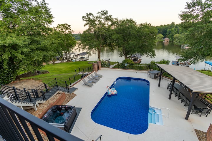 Greenville Lake Escape | Pool, Hot Tub, Golf Sim - Easley, SC
