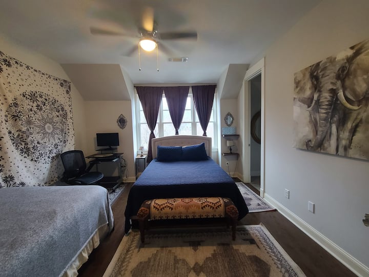 Двойно и пълно легло.