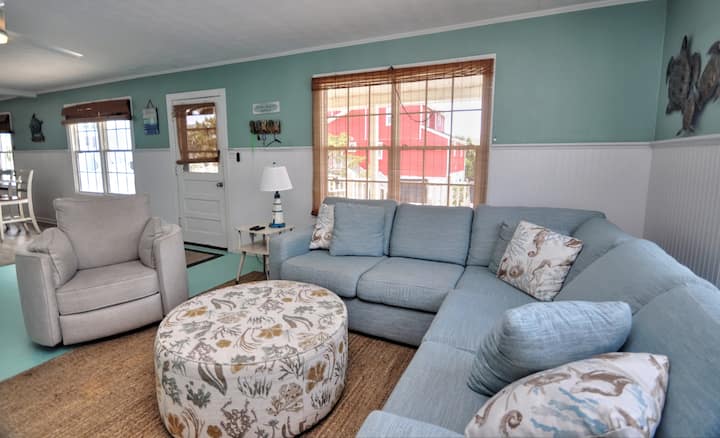 Charming Oceanview 4br Cottage - Ocean Isle Beach, NC