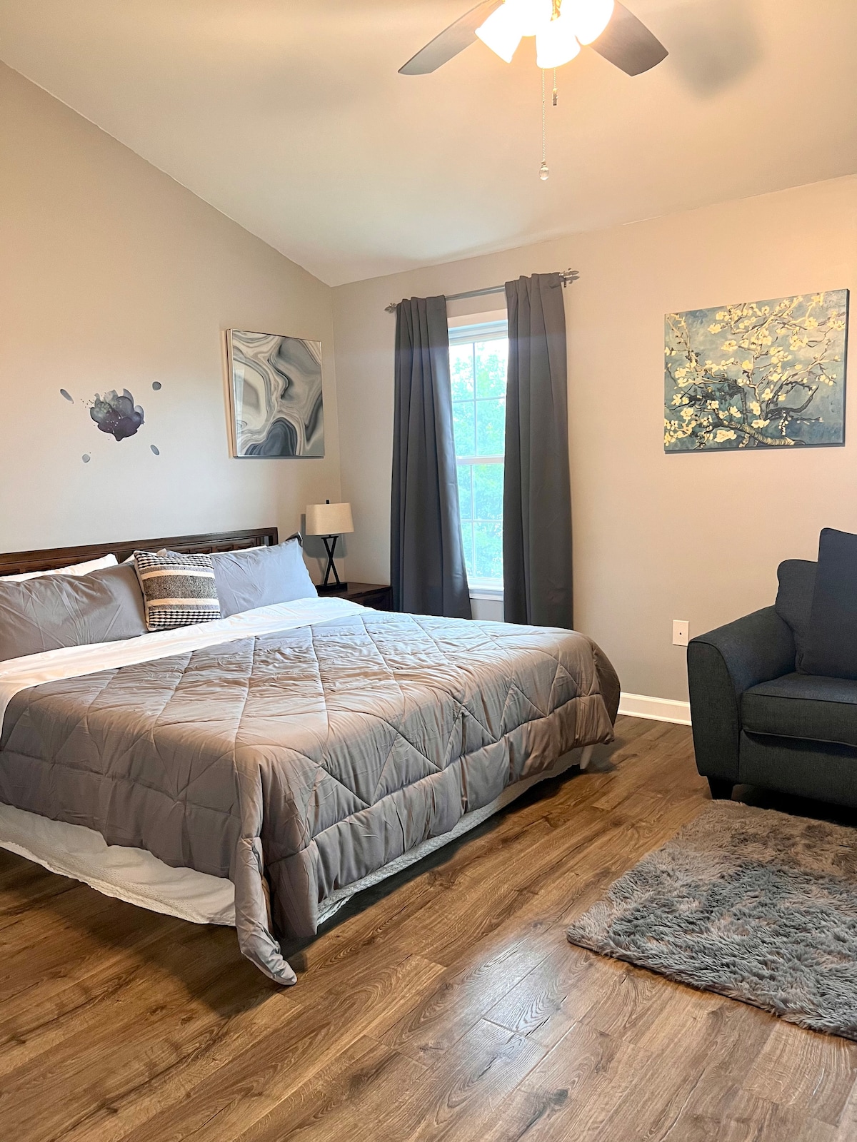 საძინებელი 1