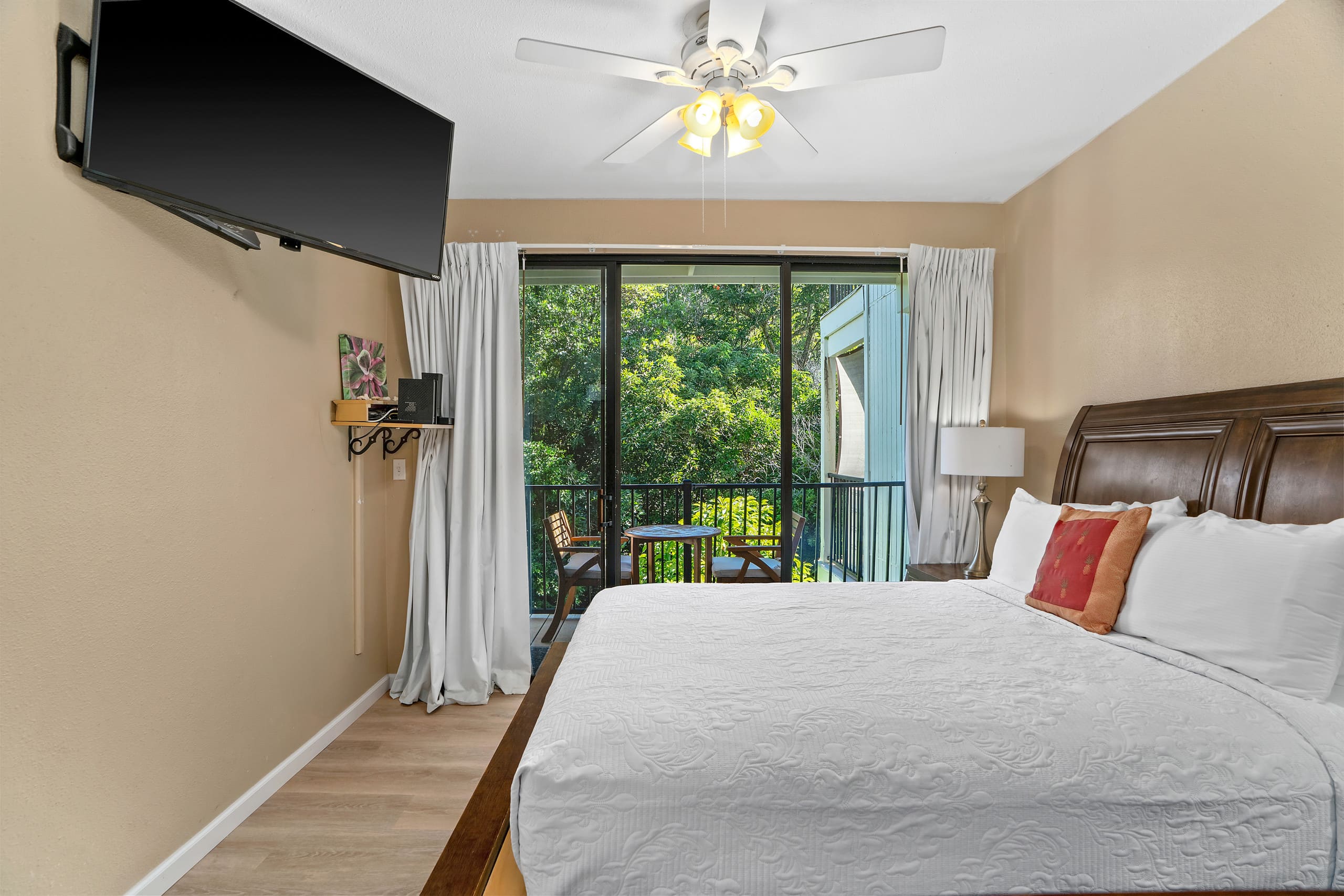 Ideal Island Gem W/ Lovely Lanai, Fast WiFi, Beach - Photo 16