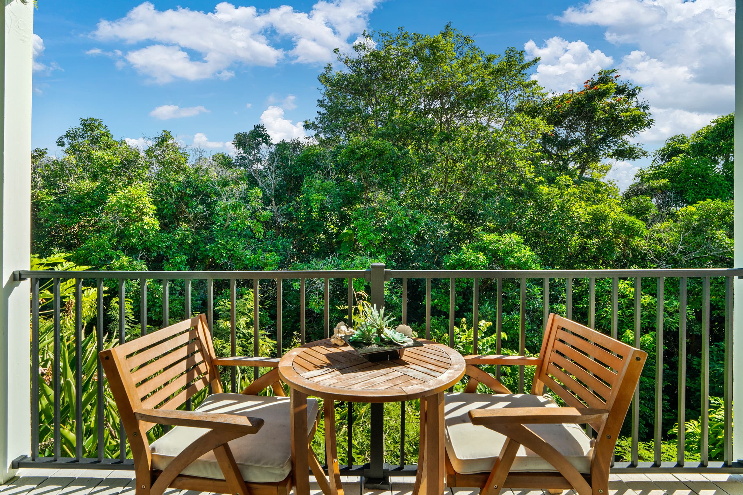 Ideal Island Gem W/ Lovely Lanai, Fast WiFi, Beach - Photo 5