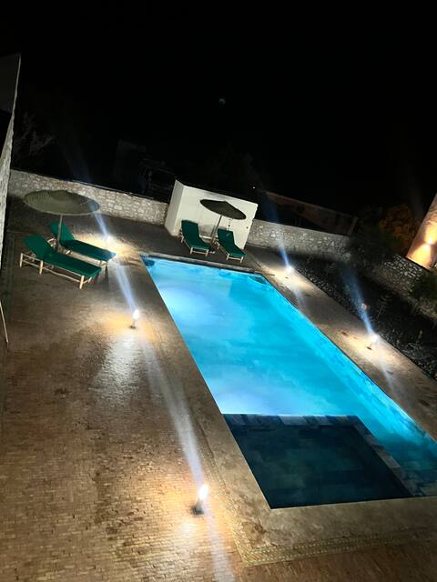 Sumptuous villa with pool & garden 4 bedrooms