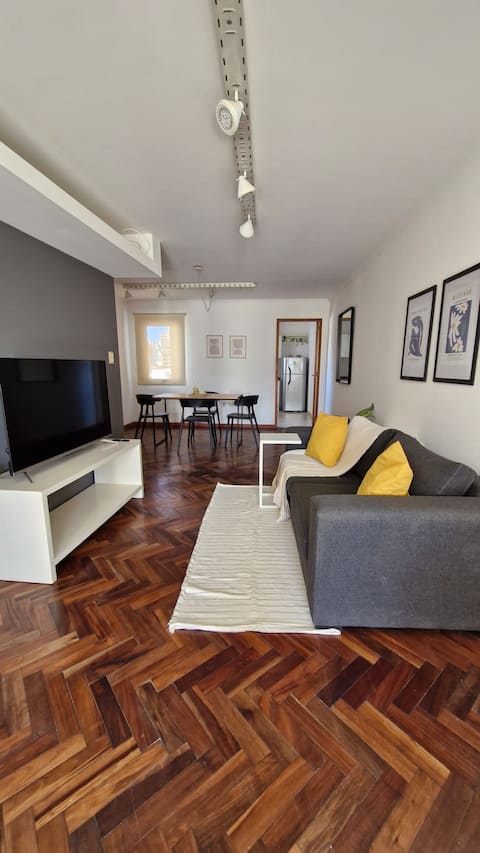 Airbnb con mejor rendimiento: Bravo 6 - Bright and spacious apartment close to everything! en Córdoba