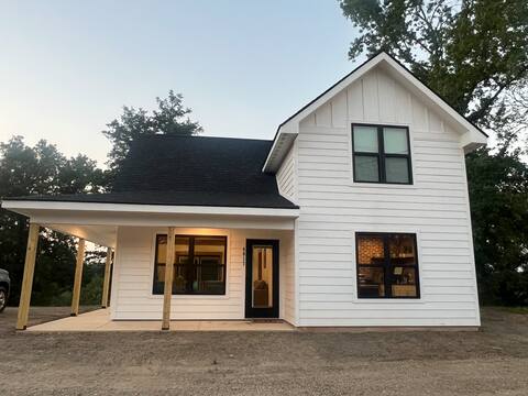 Brand New Cabin in Kirby Ark.
