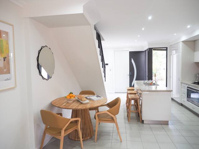 East Perth Town House gallery image 3