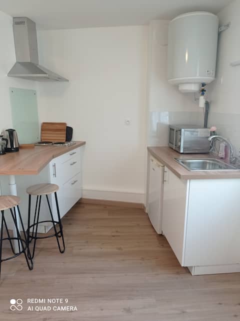 Top Airbnb: Nice studio cottage in Caen