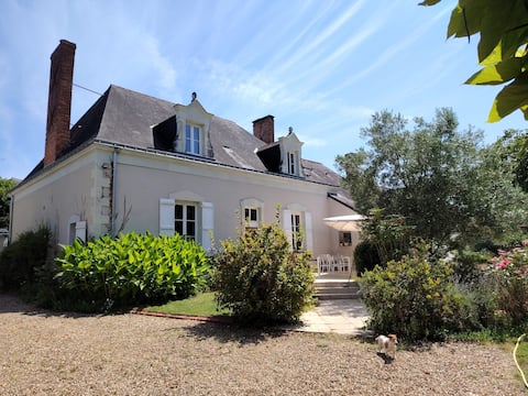 Pleasant Angevin house