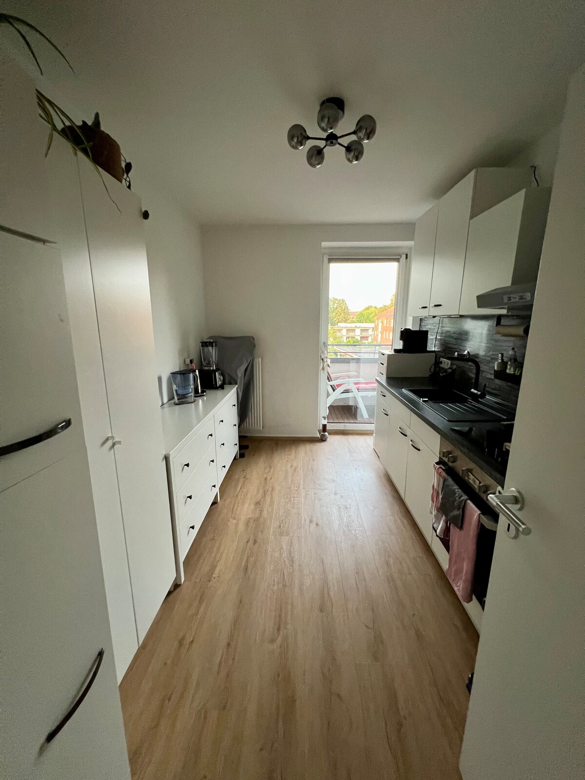 Popular Airbnb listing: Bright apartment with balcony in Benrath in Düsseldorf