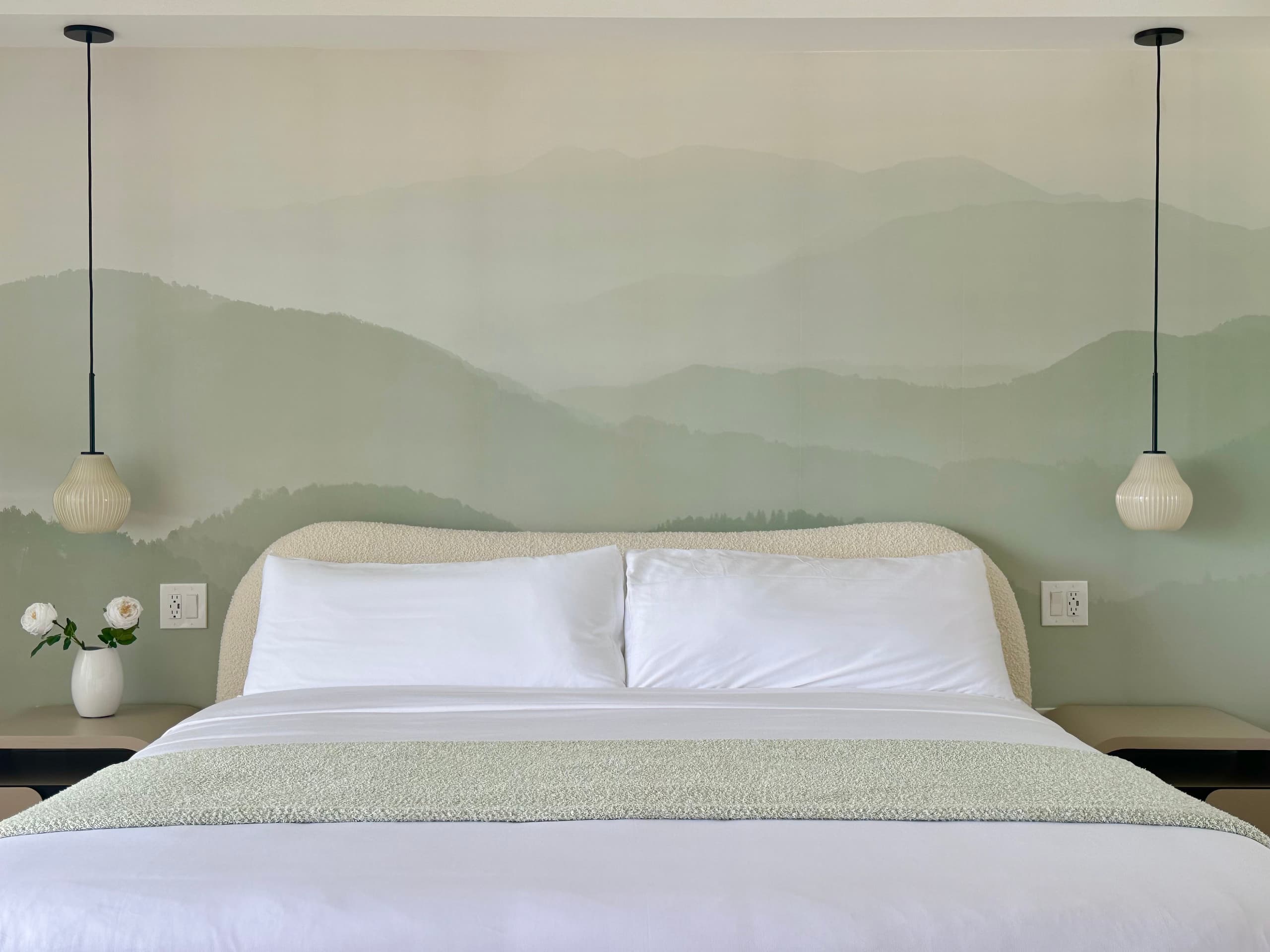 Condo in Honolulu · ★4.94 · 1 bedroom · 2 beds · 1 private bath - Image 19