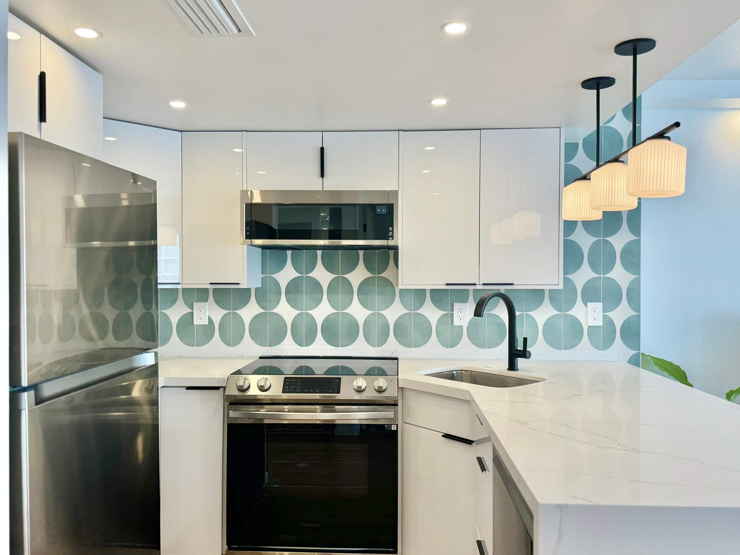 Condo in Honolulu · ★4.94 · 1 bedroom · 2 beds · 1 private bath - Image 33