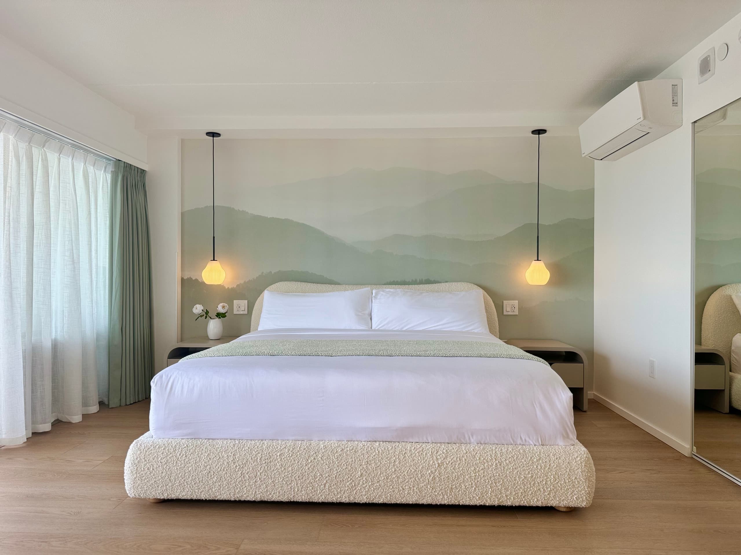 Condo in Honolulu · ★4.94 · 1 bedroom · 2 beds · 1 private bath - Image 21