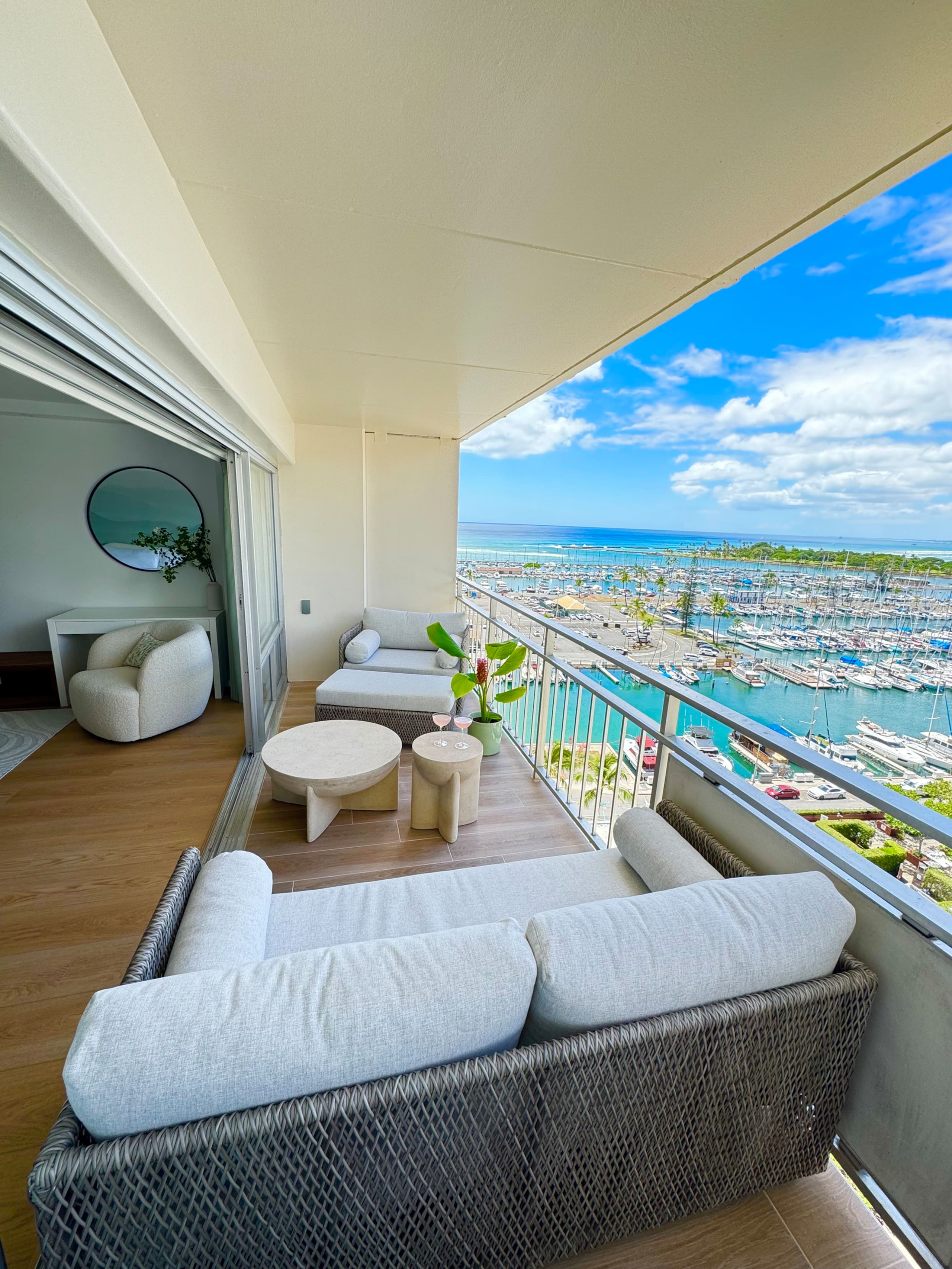 Condo in Honolulu · ★4.94 · 1 bedroom · 2 beds · 1 private bath - Image 9