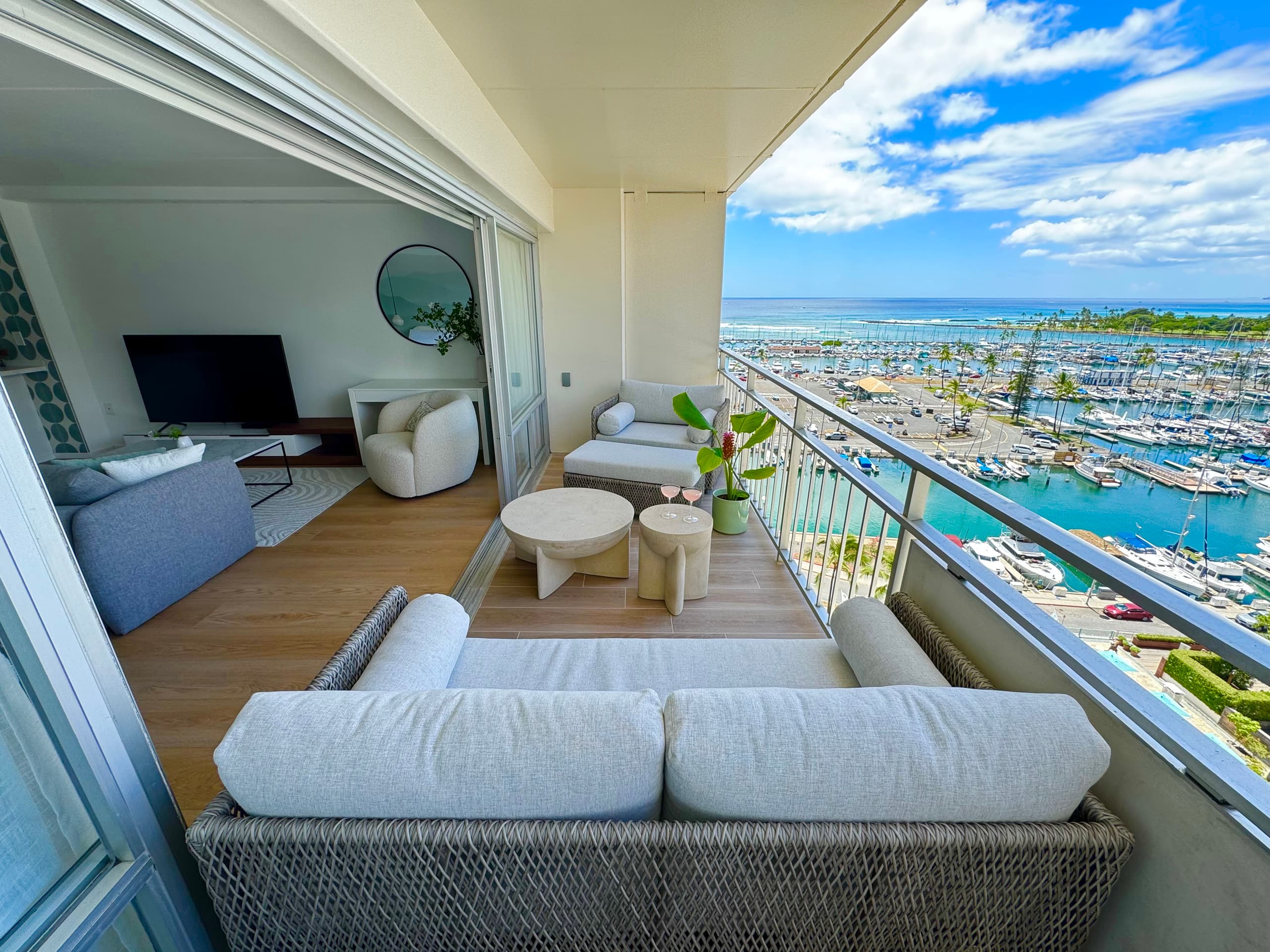 Condo in Honolulu · ★4.94 · 1 bedroom · 2 beds · 1 private bath - Image 7