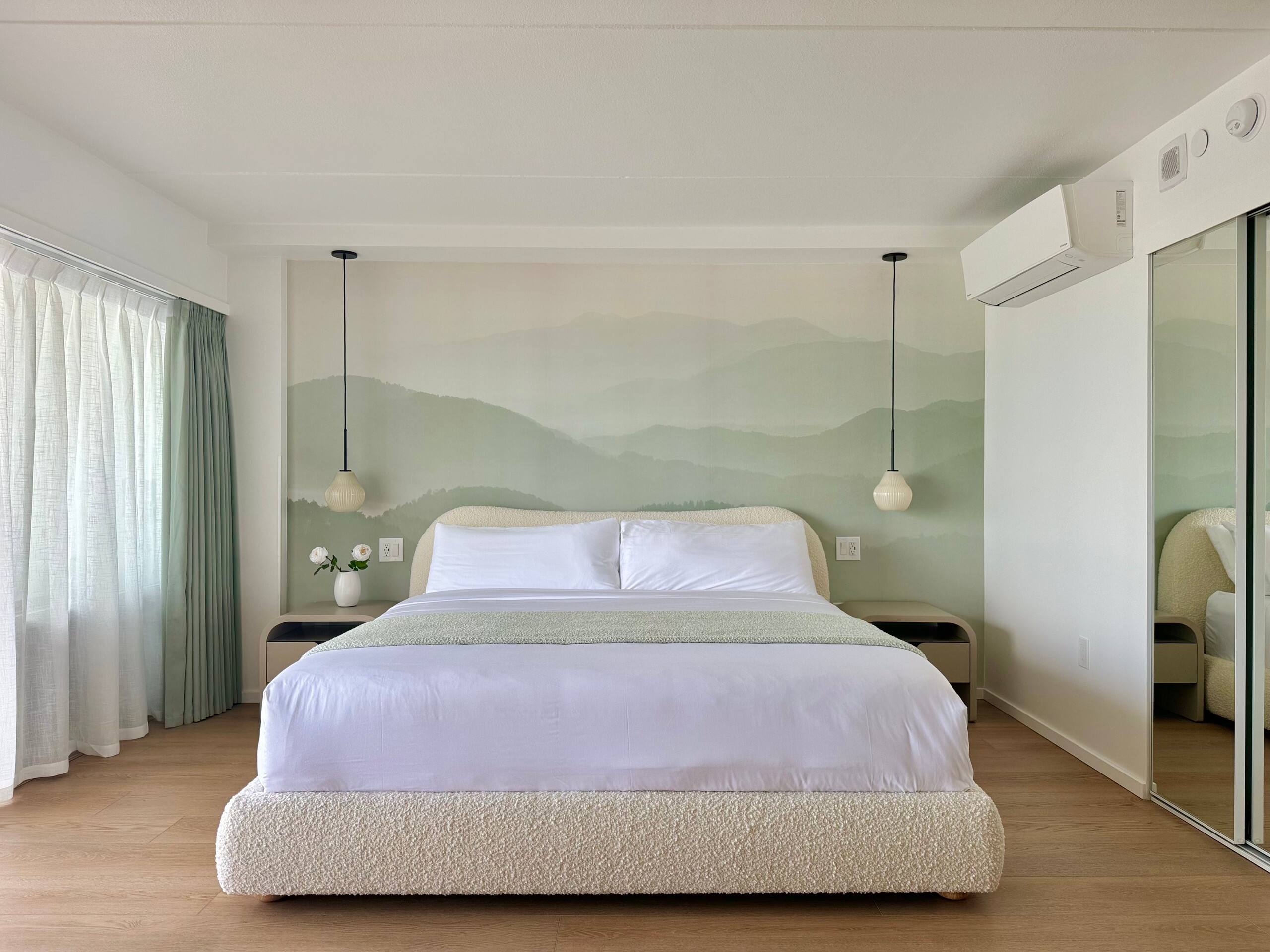 Condo in Honolulu · ★4.94 · 1 bedroom · 2 beds · 1 private bath - Image 1