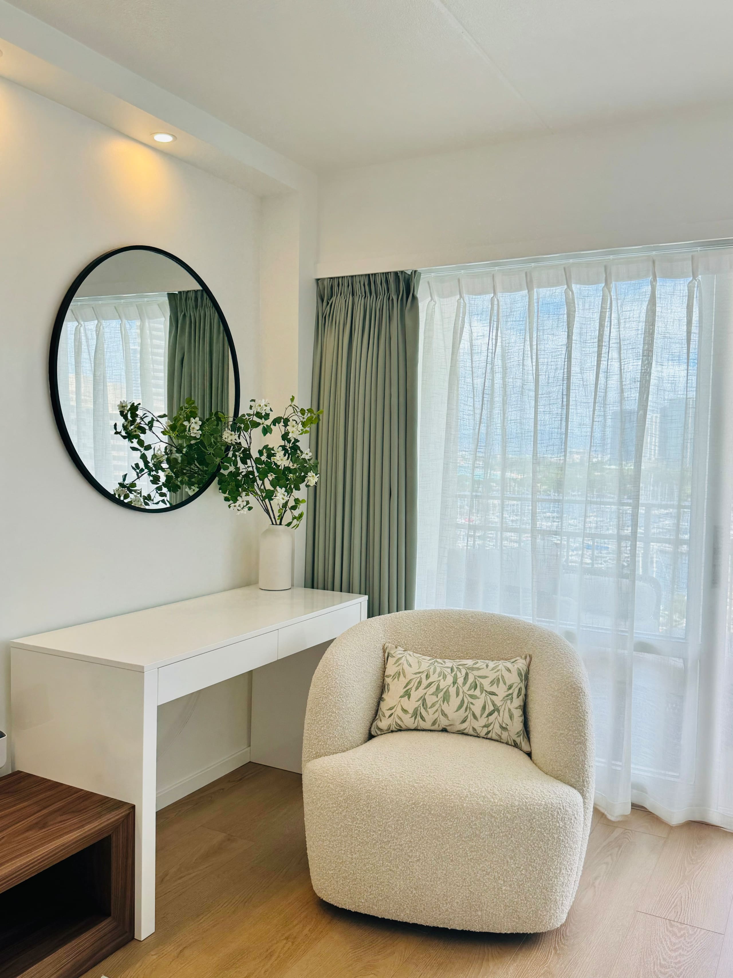 Condo in Honolulu · ★4.94 · 1 bedroom · 2 beds · 1 private bath - Image 17