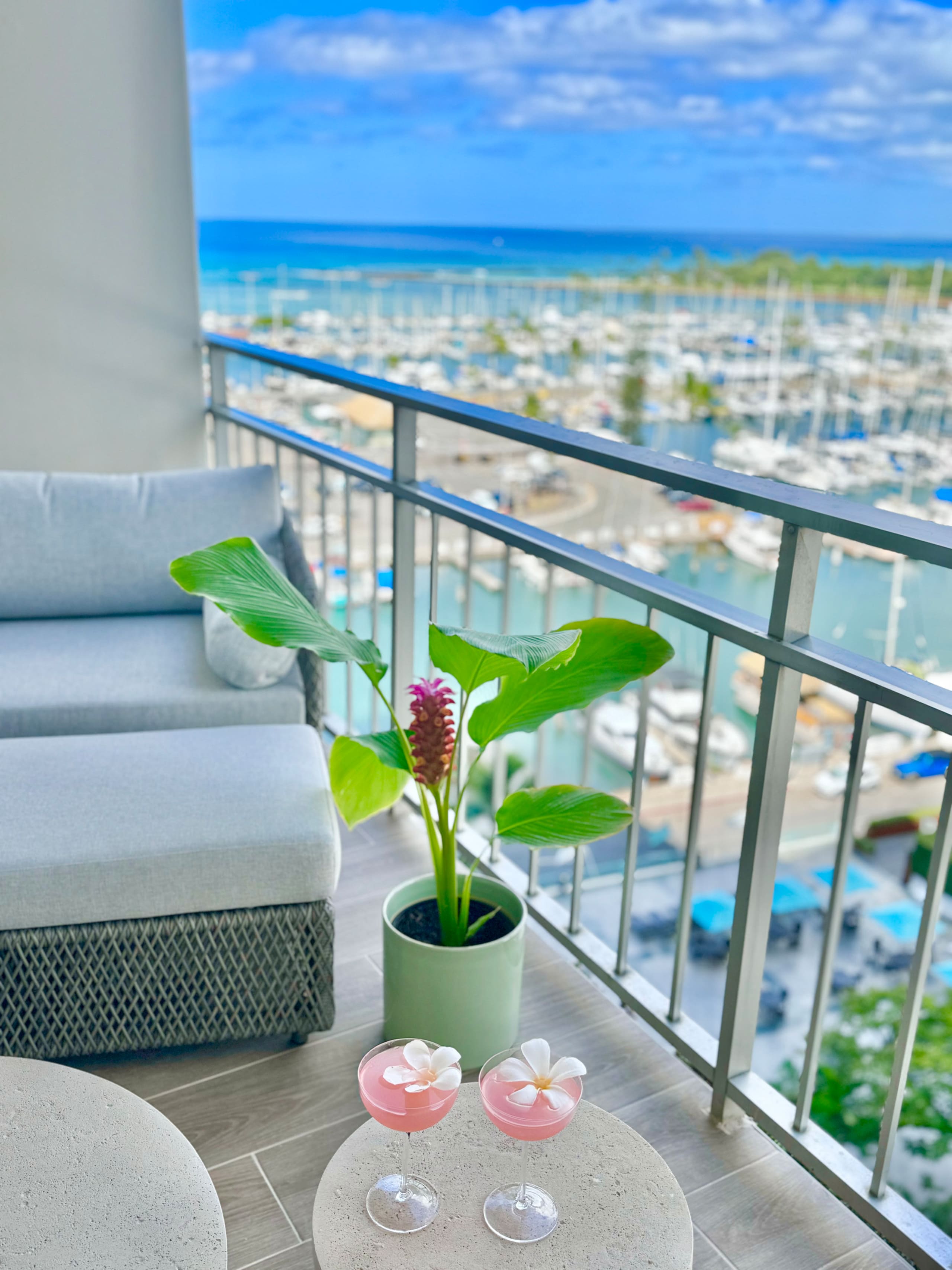 Condo in Honolulu · ★4.94 · 1 bedroom · 2 beds · 1 private bath - Image 5