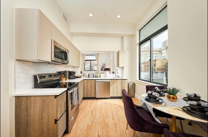 Luxury 2bd/2bth 15-20 min to Manhattan gallery image 3