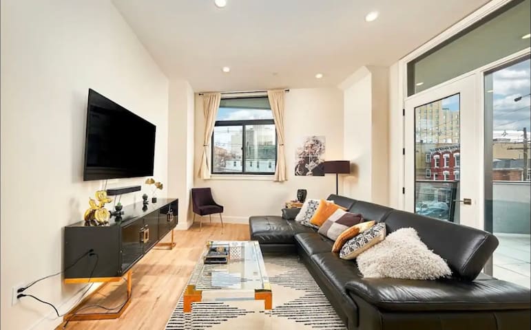 Luxury 2bd/2bth 15-20 min to Manhattan