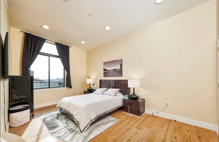 Luxury 2bd/2bth 15-20 min to Manhattan gallery image 5