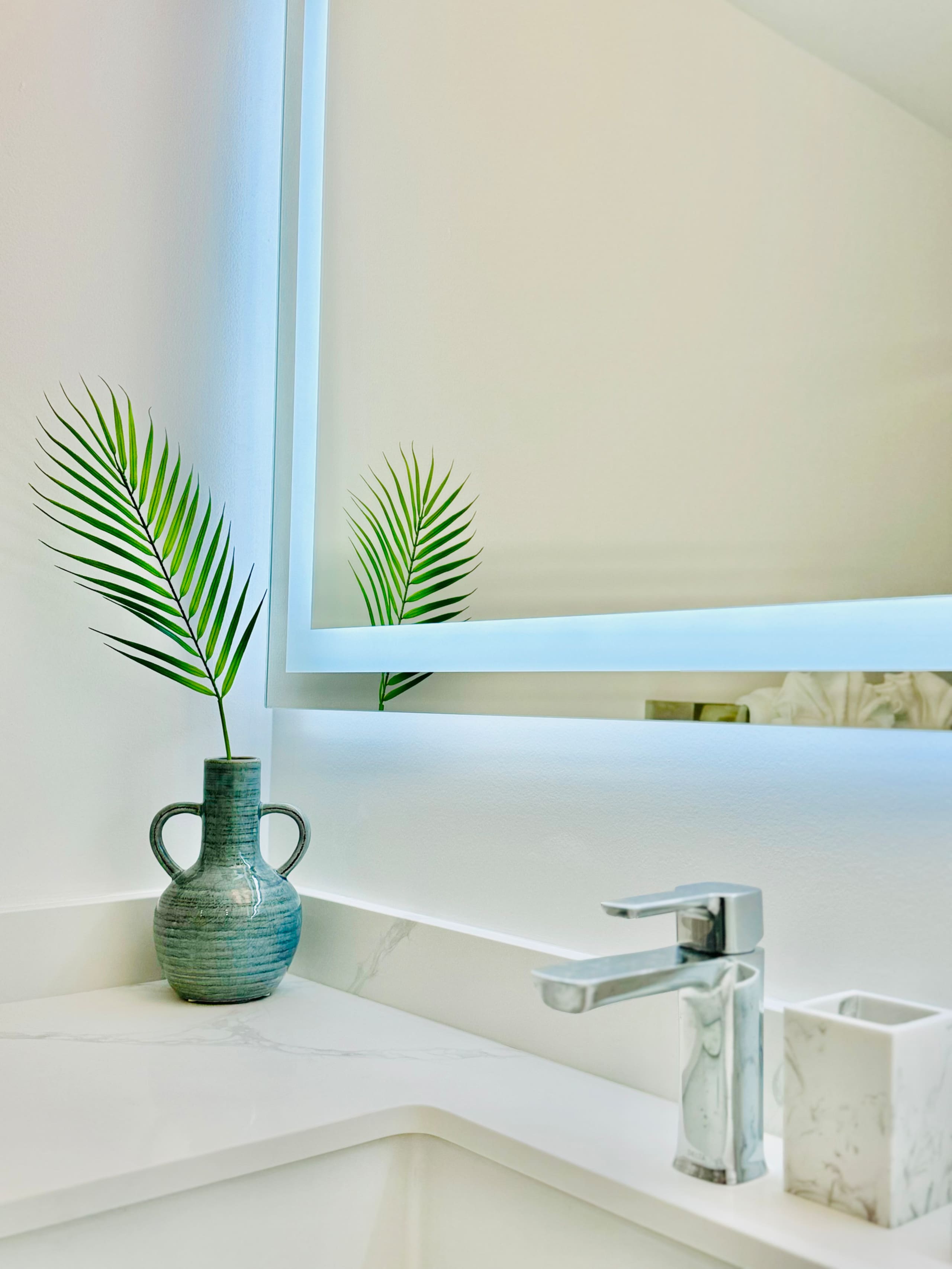 Condo in Honolulu · ★4.97 · 1 bedroom · 2 beds · 1 private bath - Image 26