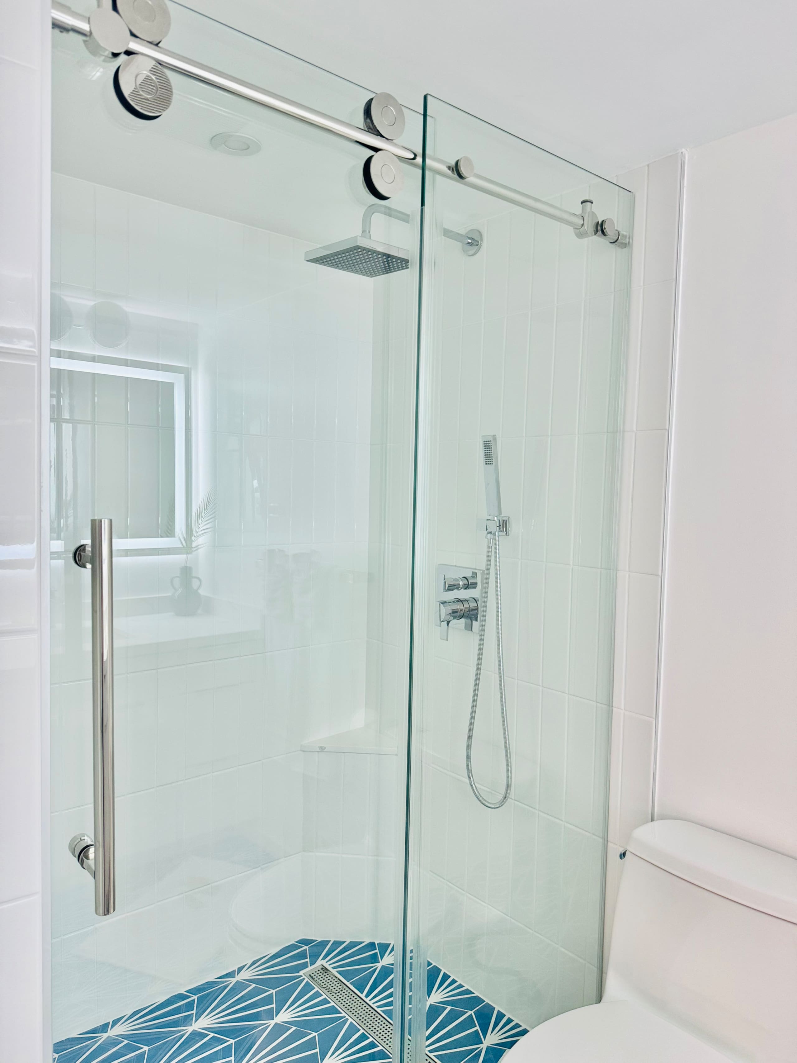 Condo in Honolulu · ★4.97 · 1 bedroom · 2 beds · 1 private bath - Image 24