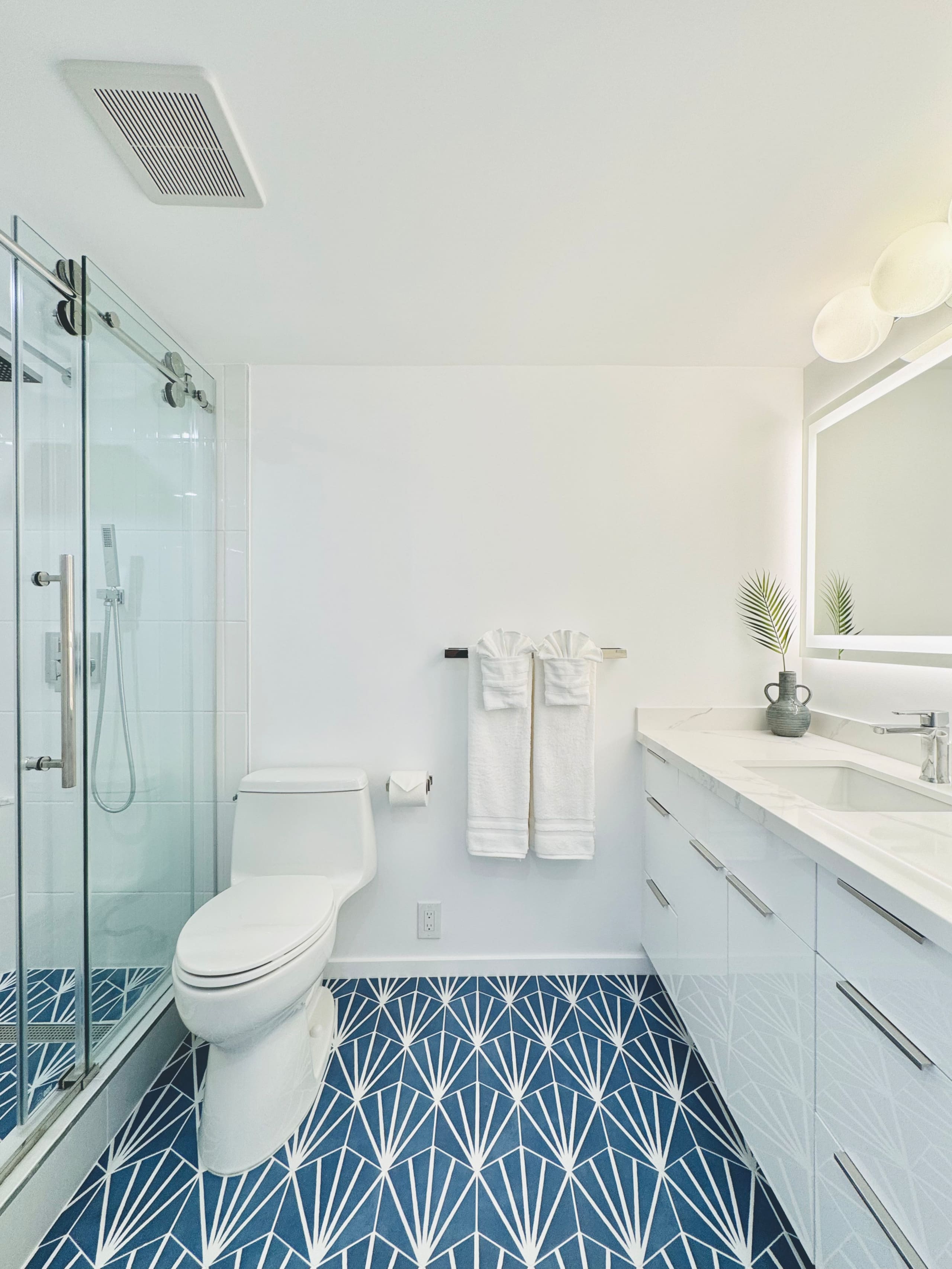 Condo in Honolulu · ★4.97 · 1 bedroom · 2 beds · 1 private bath - Image 20