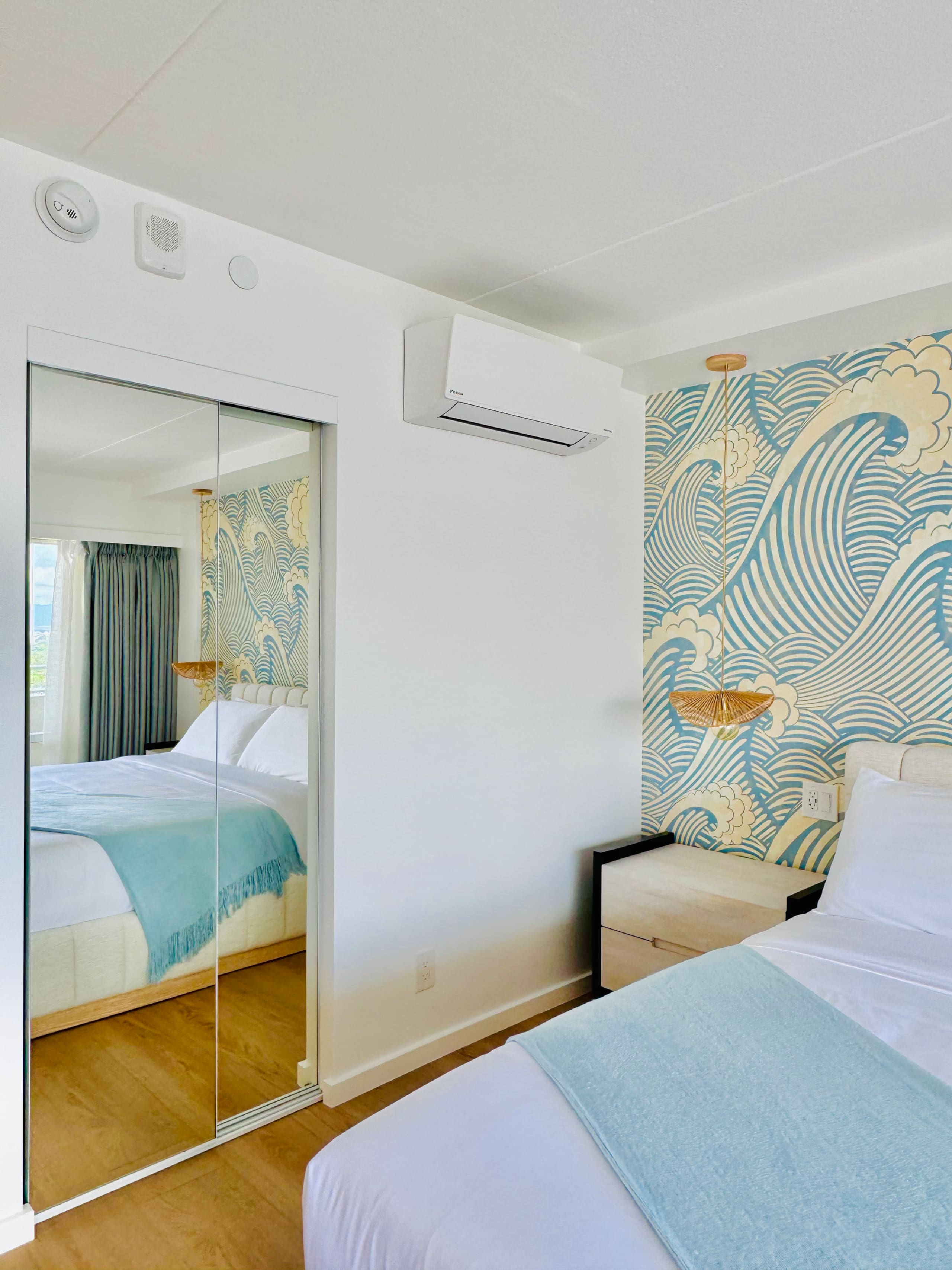 Condo in Honolulu · ★4.97 · 1 bedroom · 2 beds · 1 private bath - Image 14